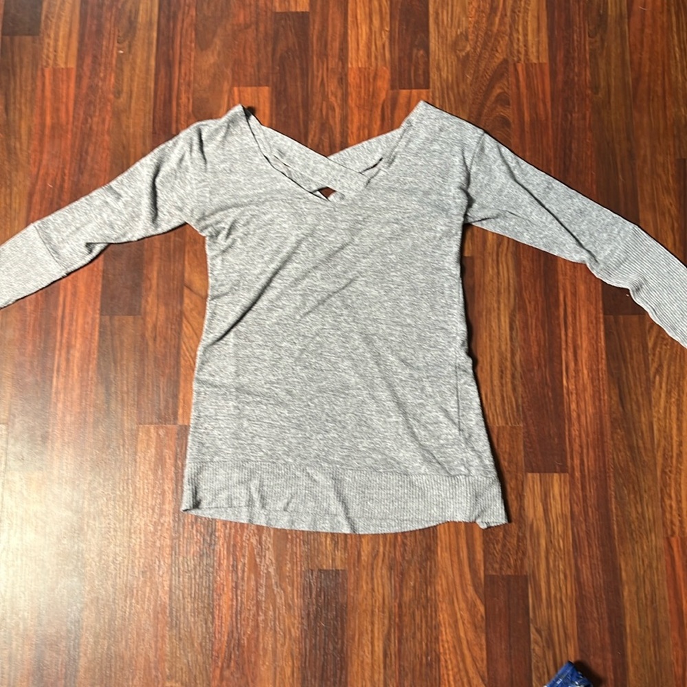 long sleeve light gray light sweater